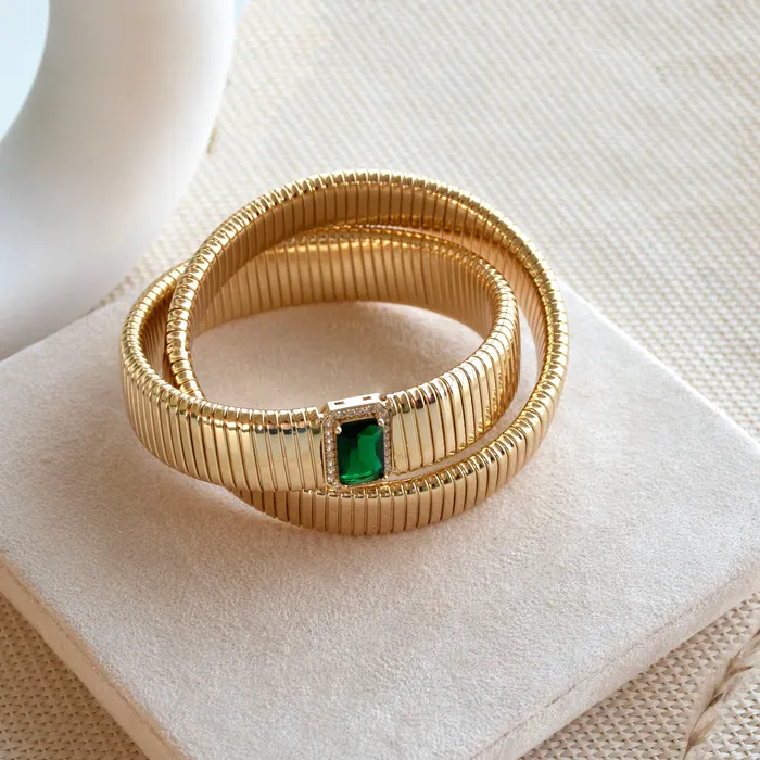 Upakarna PreStyled Sets Chunky Gold Twisted Bangle