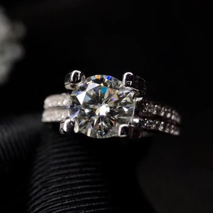 Luxus Moissanite Rings Jewelry Rings Platinum Plated Silver Moissanite Engagement Ring 1ct