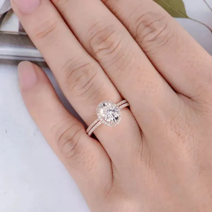Silver or Gold Moissanite Oval Cut Halo Engagement Ring 15ct Luxus Moissanite Rings