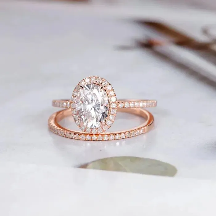 Silver or Gold Moissanite Oval Cut Halo Engagement Ring 15ct Luxus Moissanite Rings
