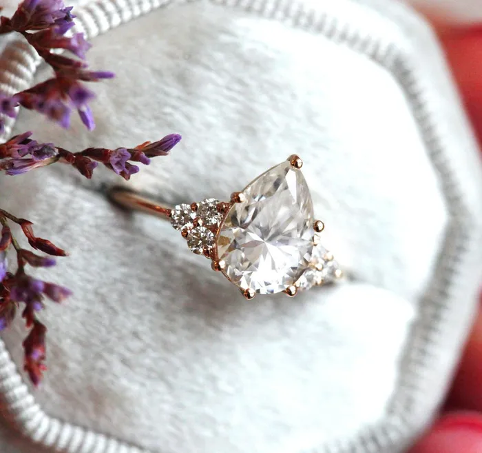 Capucinne Jeanie Engagement Ring Rings