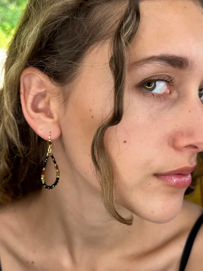 Q Evon Earrings Gold Leverback Earrings with Spinel Hessonite Zircon